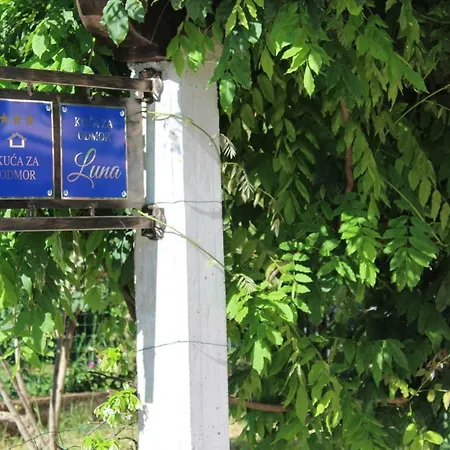 Kuca Za Odmor Luna * بوجي