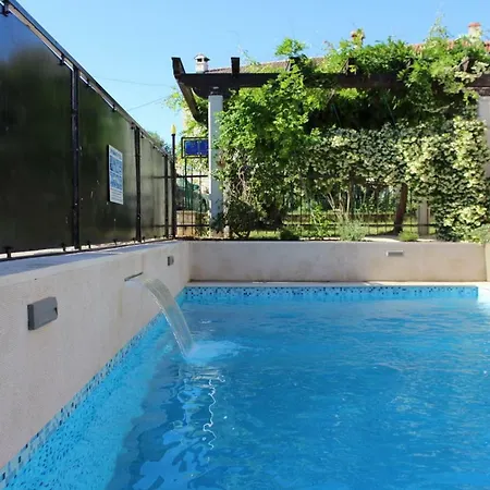 Kuca Za Odmor Luna Apartamento Buje